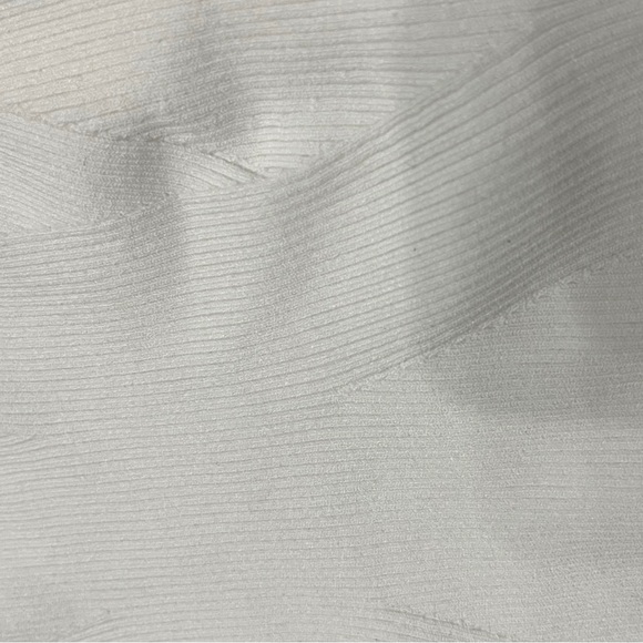 EXPRESS Ribbed Tank - Picture 3 of 5